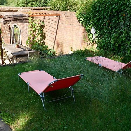 Hut64 Villa Alderbury Dış mekan fotoğraf