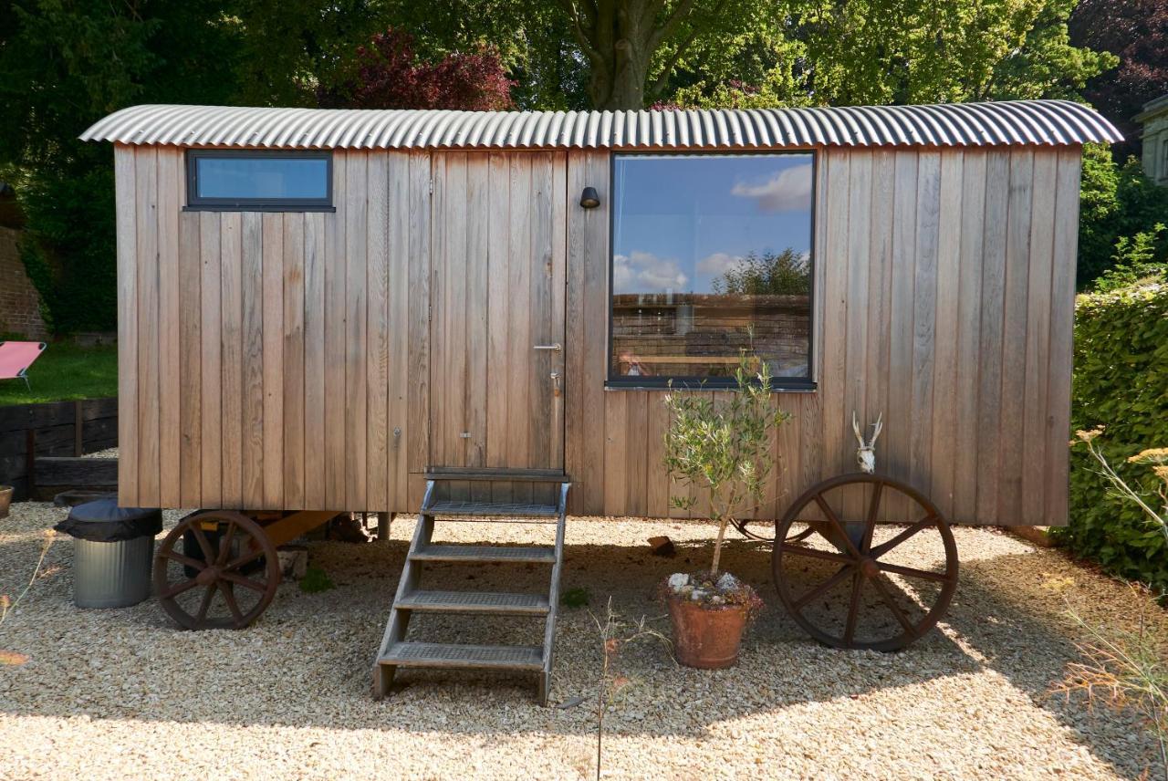 Hut64 Villa Alderbury Dış mekan fotoğraf