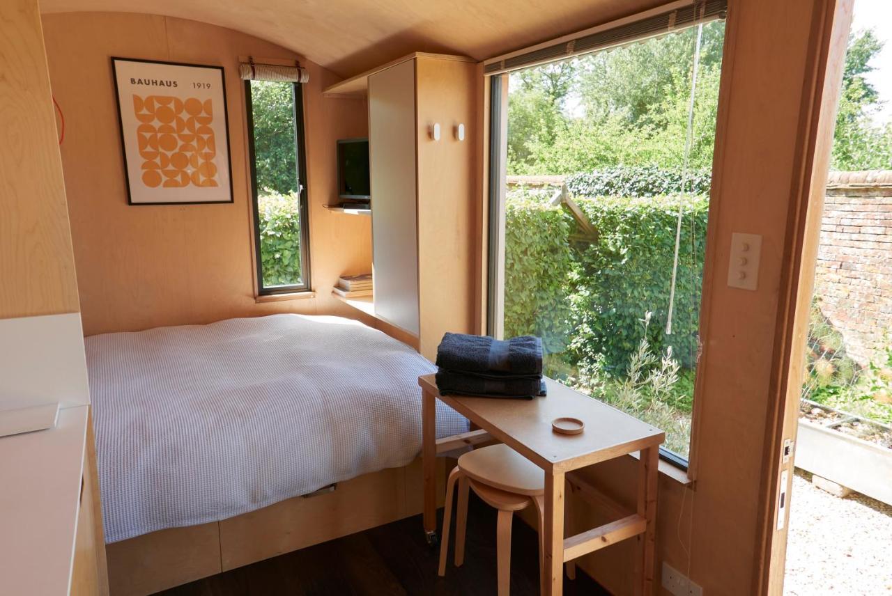 Hut64 Villa Alderbury Dış mekan fotoğraf