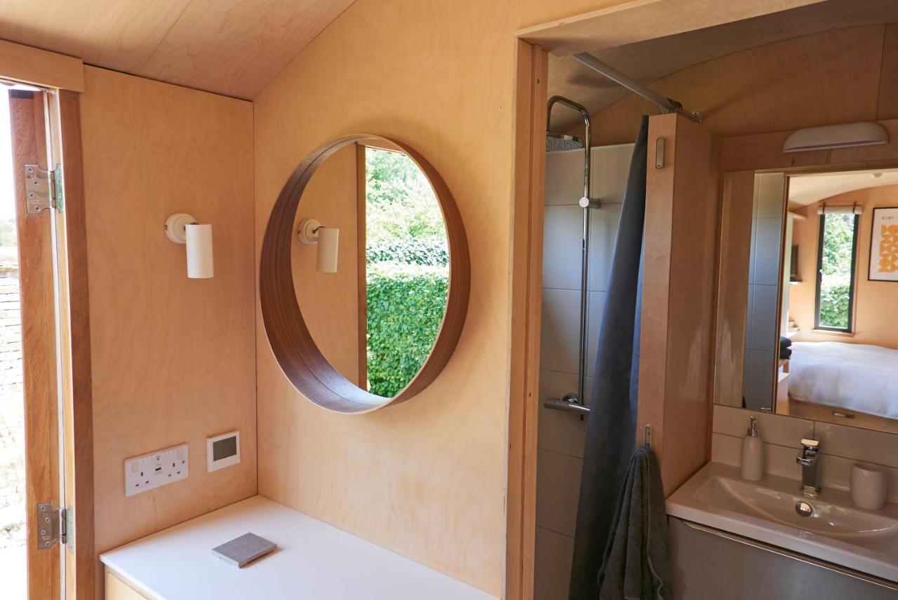 Hut64 Villa Alderbury Dış mekan fotoğraf