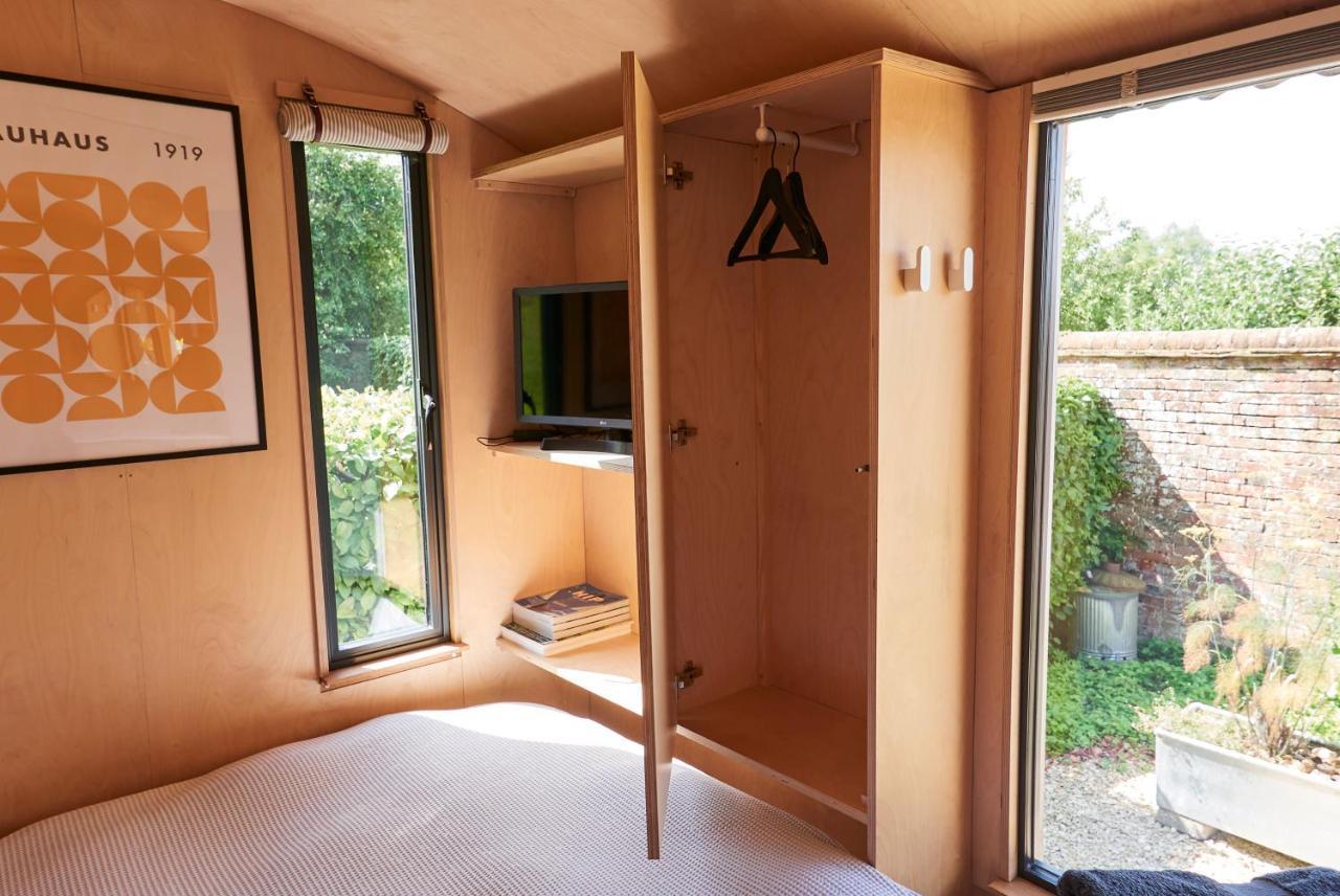 Hut64 Villa Alderbury Dış mekan fotoğraf