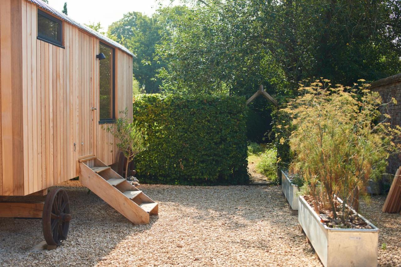 Hut64 Villa Alderbury Dış mekan fotoğraf